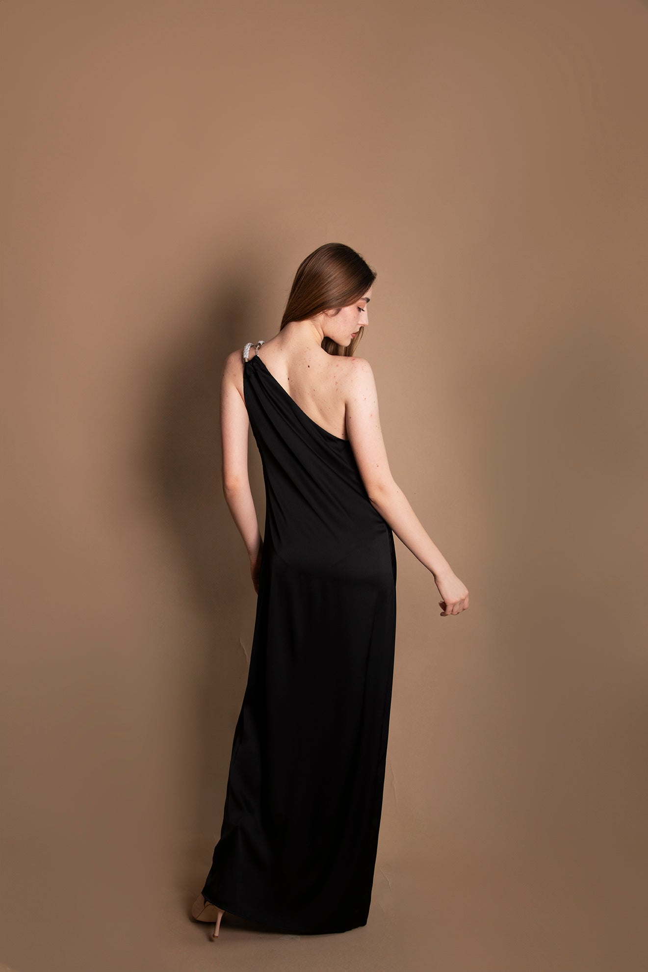 Abito con spallina strassata Dramée