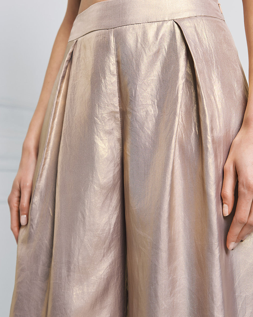 Pantalone effetto metalizzato con pieghe Access